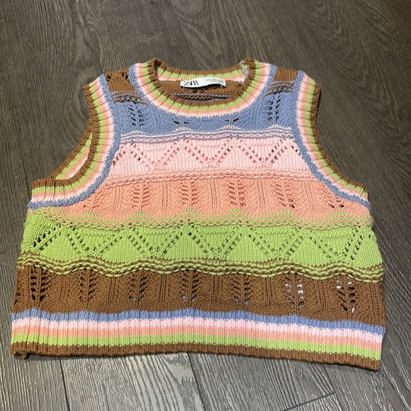 ZARA | Multicolour Crochet Knit Sweater Vest - Picture 5 of 10
